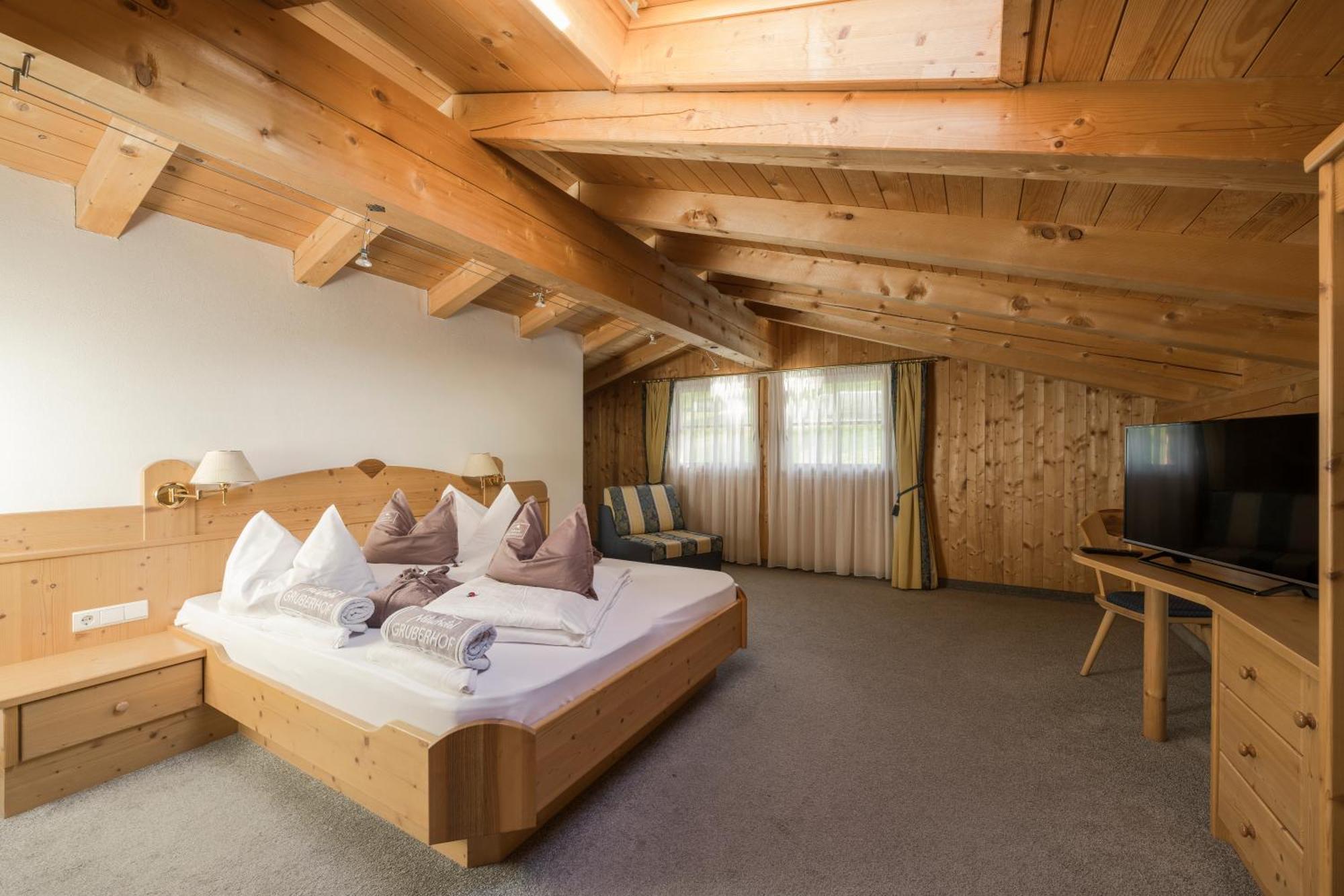 Naturhotel Gruberhof Schenna Bagian luar foto