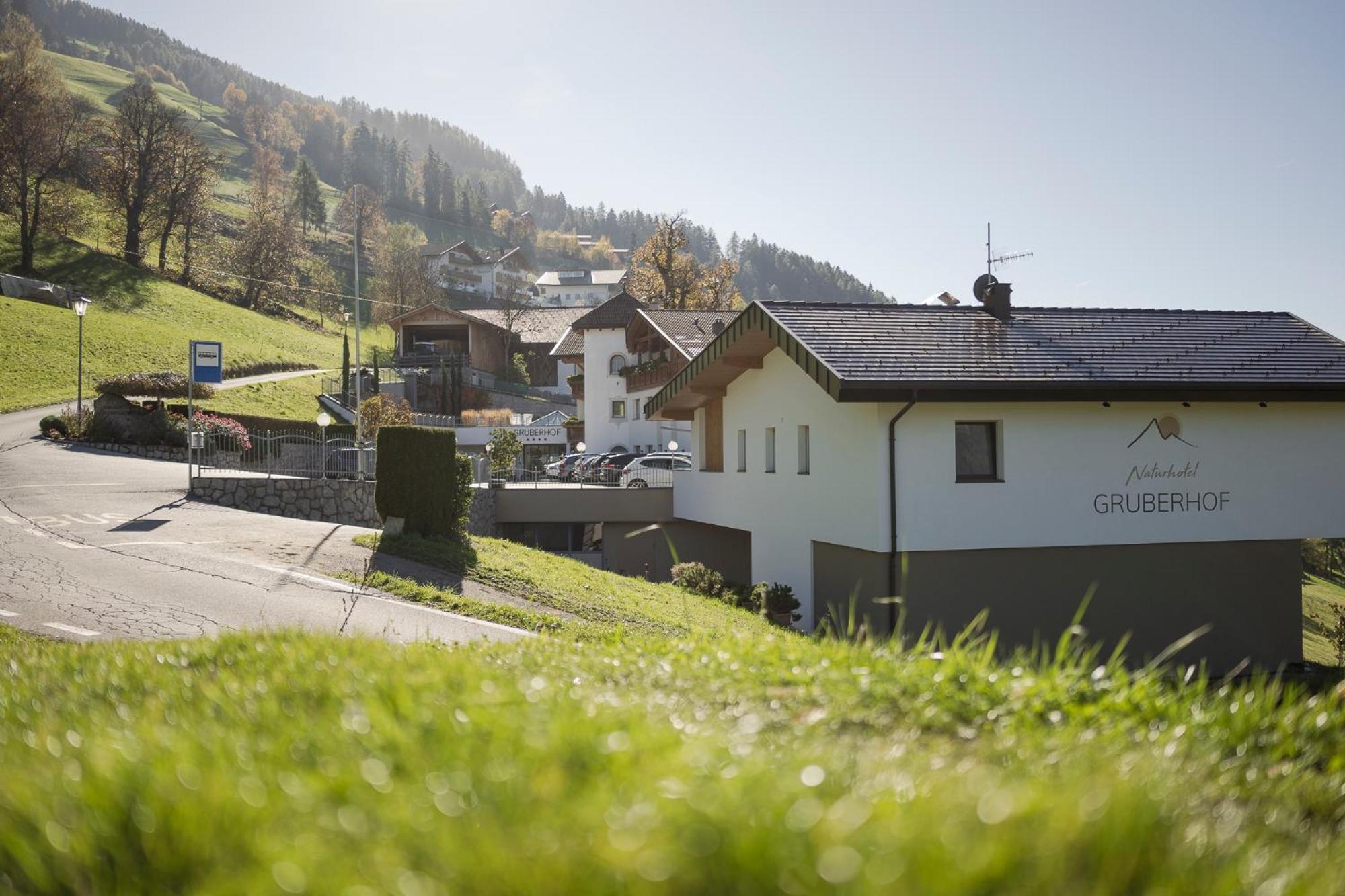 Naturhotel Gruberhof Schenna Bagian luar foto