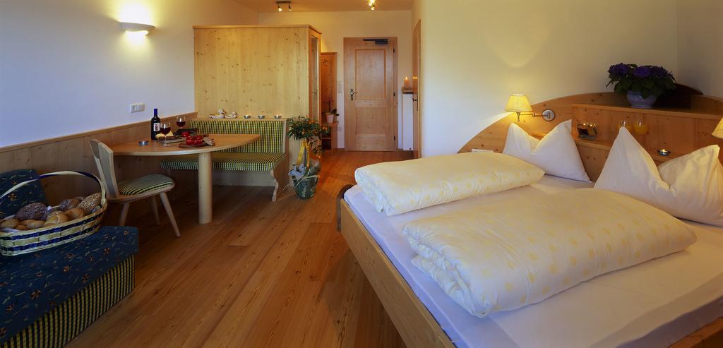 Naturhotel Gruberhof Schenna Bagian luar foto