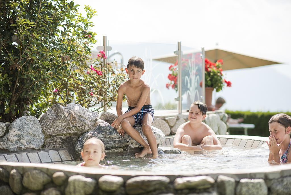 Naturhotel Gruberhof Schenna Bagian luar foto